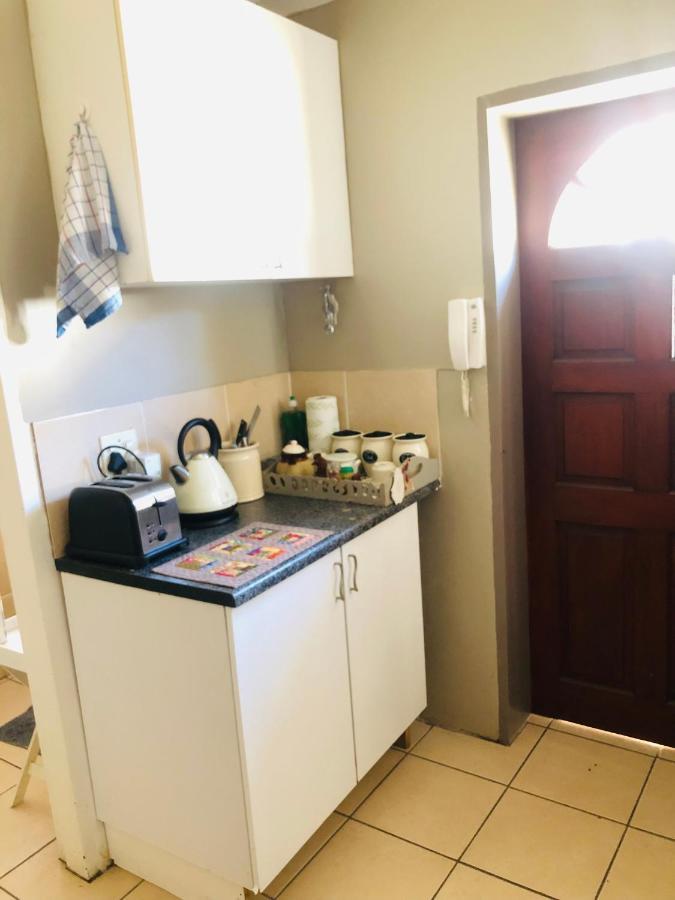 Cozy Guest Suite With Private Access Roodepoort Exterior foto